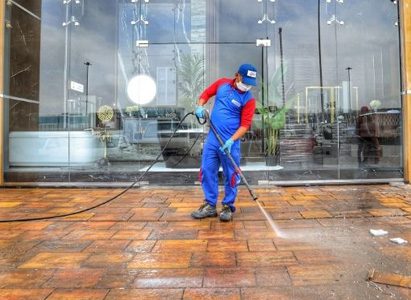 High pressure jet cleaning of showroom floor in Doha